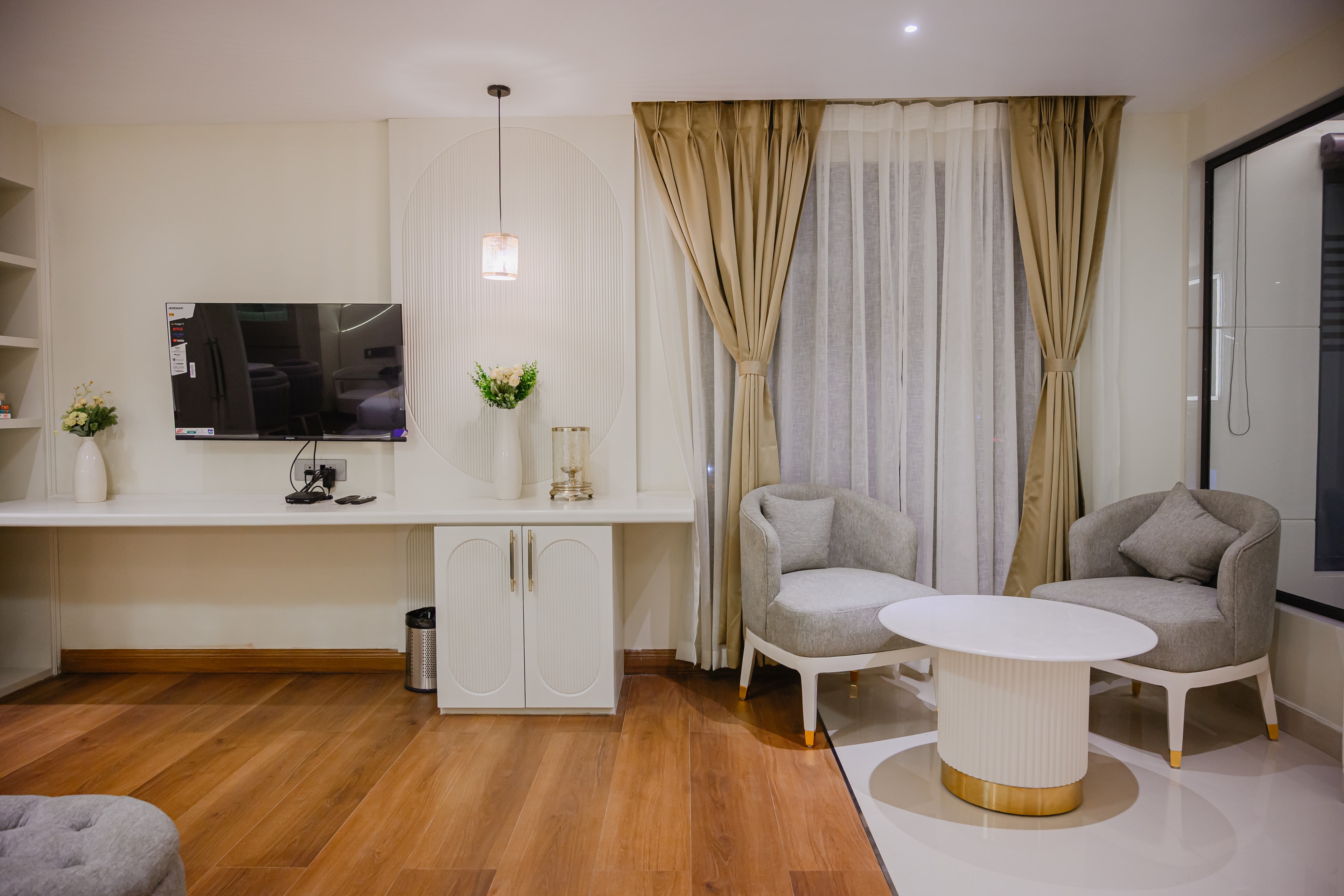 PRESIDENTIAL SUITE - Image 1